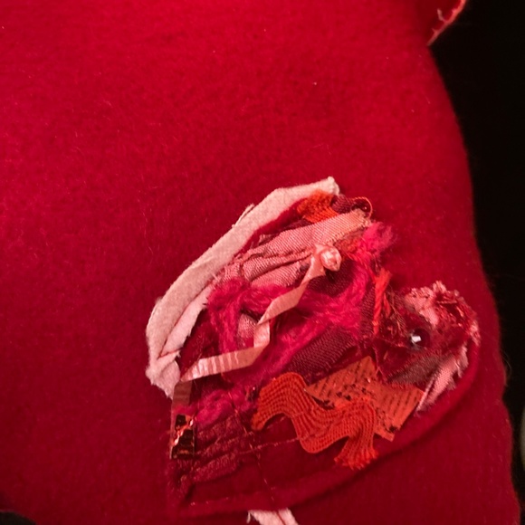 COPY - Valentine's small felt cat pillow. Vintage fabrics and button for an eye. - Picture 5 of 5